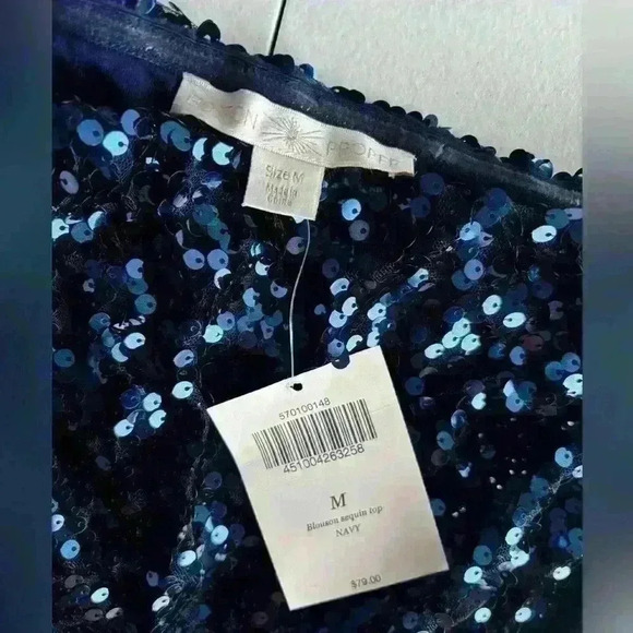 Boston proper blouson sequin top navy NWT - Picture 3 of 4